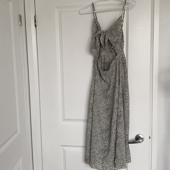 Tie up cut out split thigh dress - Picture 4 of 4